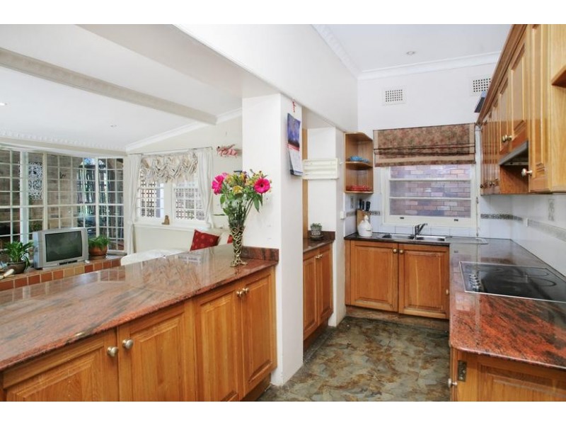 2 Kings Rd, Denistone East NSW 2112