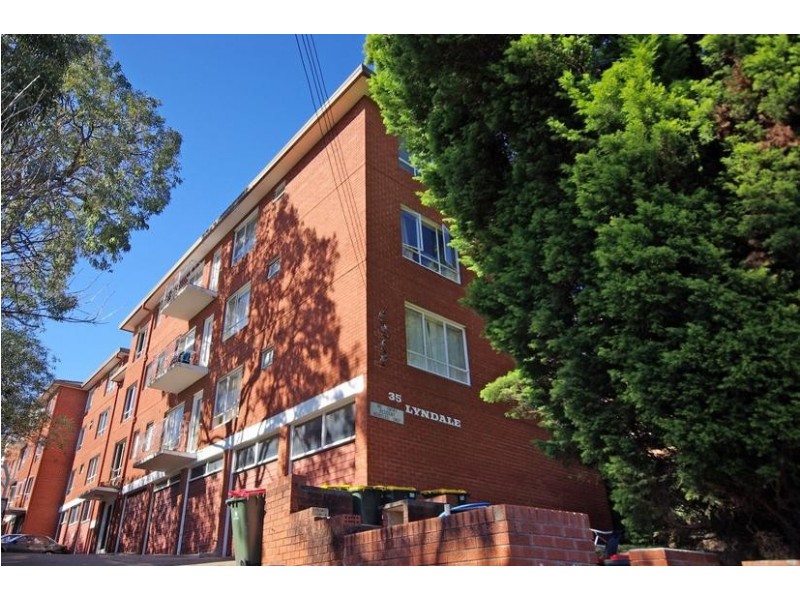 1/35 Meadow Cr, Meadowbank NSW 2114