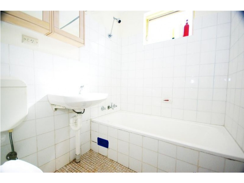 1/35 Meadow Cr, Meadowbank NSW 2114