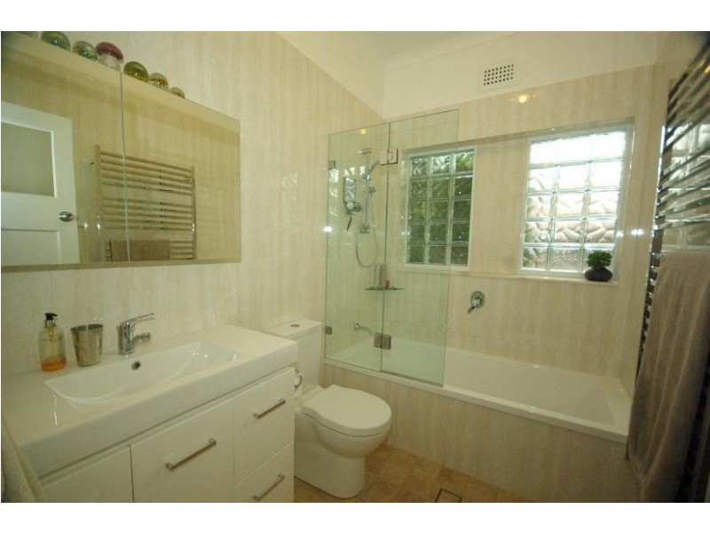 17 Kings Rd, Denistone East NSW 2112