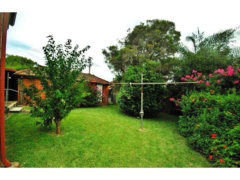 18 Tramway St, Denistone West NSW 2114