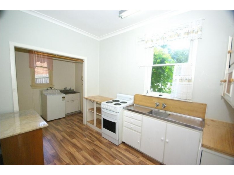 16 Adamson Ave, Dundas NSW 2117