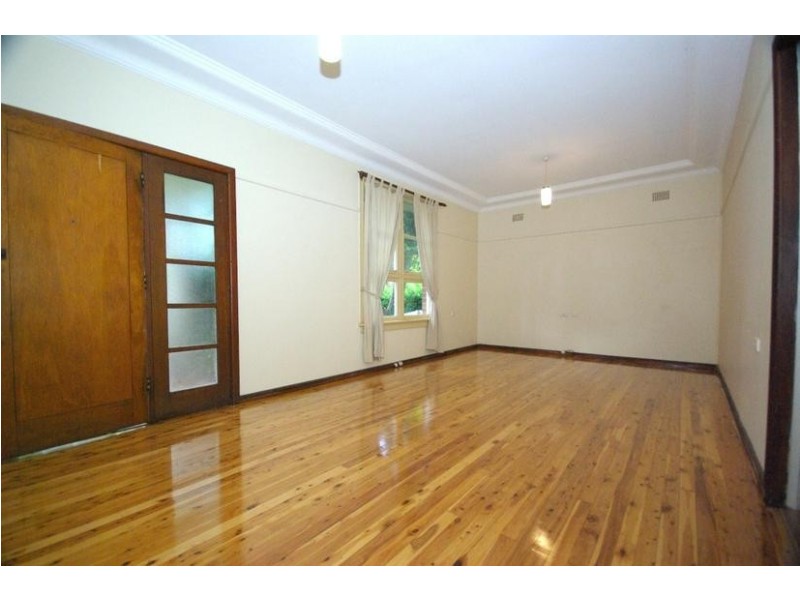 16 Adamson Ave, Dundas NSW 2117