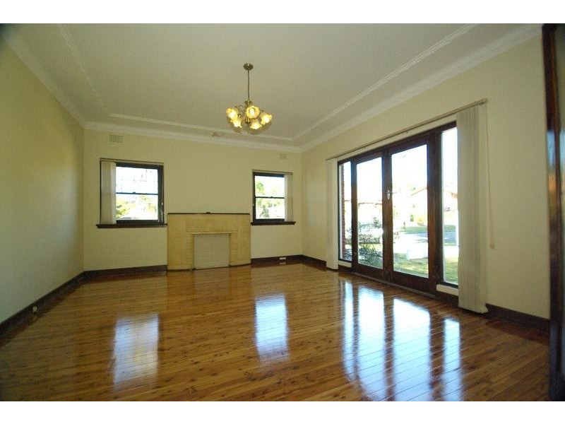 1 Wallace St, Eastwood NSW 2122