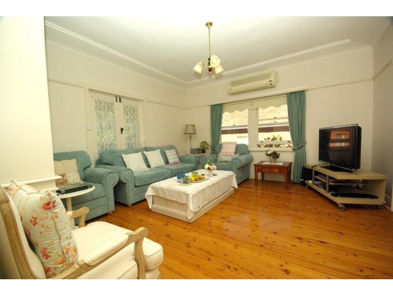 15 Gordon Crescent, Denistone NSW 2114