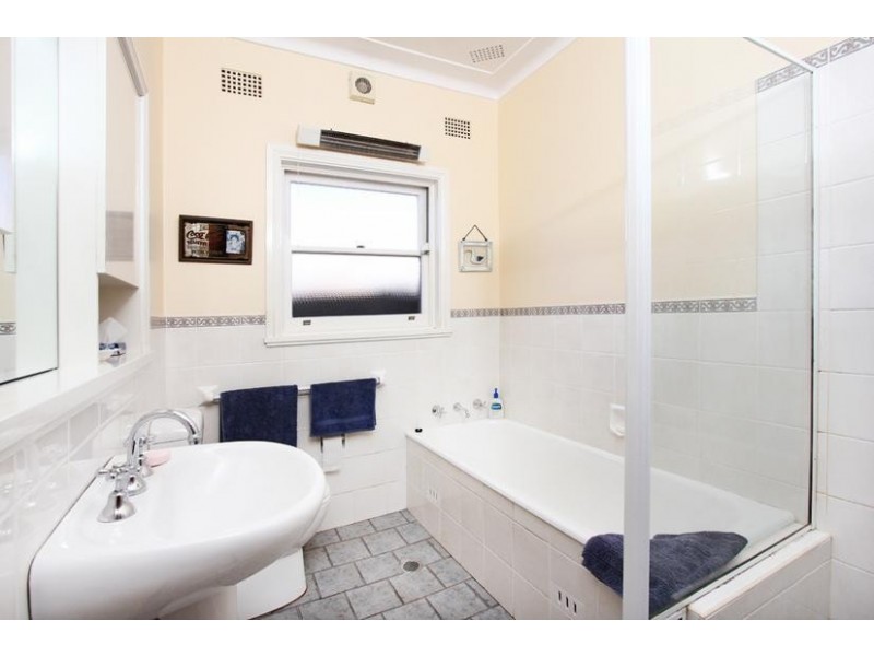 18 Lincoln St, Eastwood NSW 2122