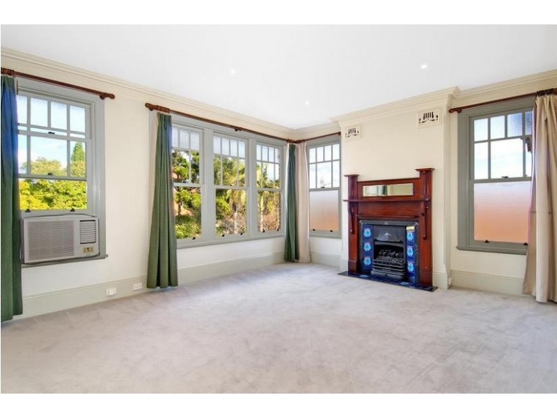 18 Clanwilliam St, Eastwood NSW 2122