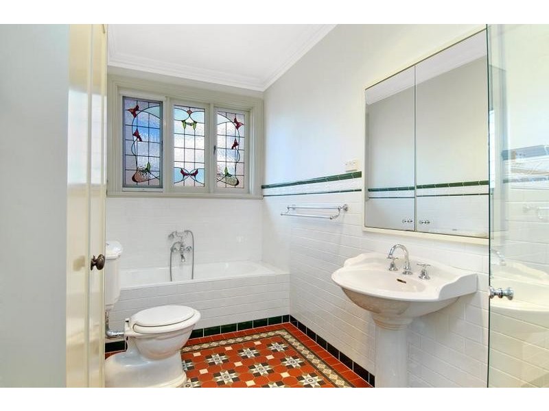 18 Clanwilliam St, Eastwood NSW 2122