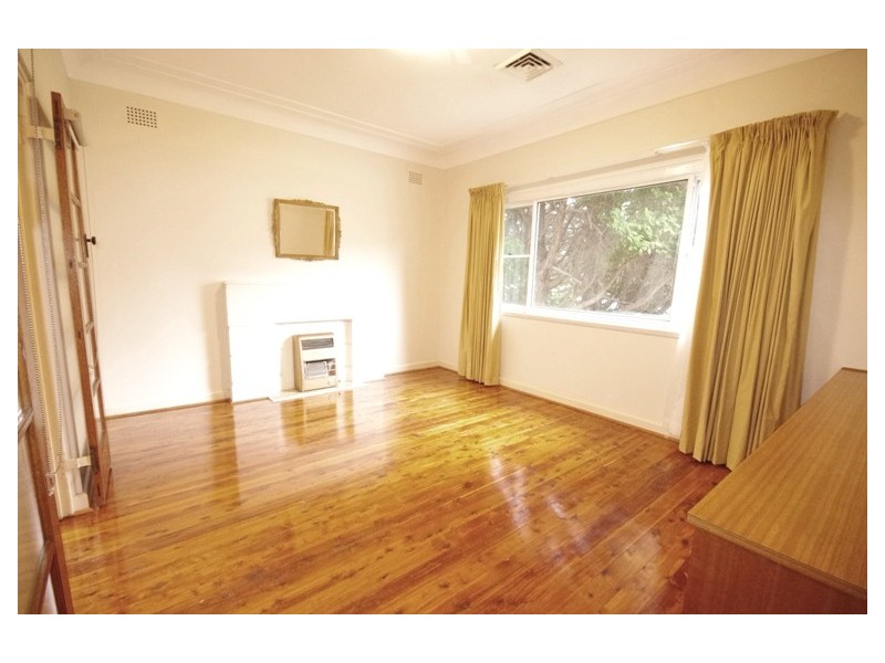 20 Gordon Crescent, Denistone NSW 2114