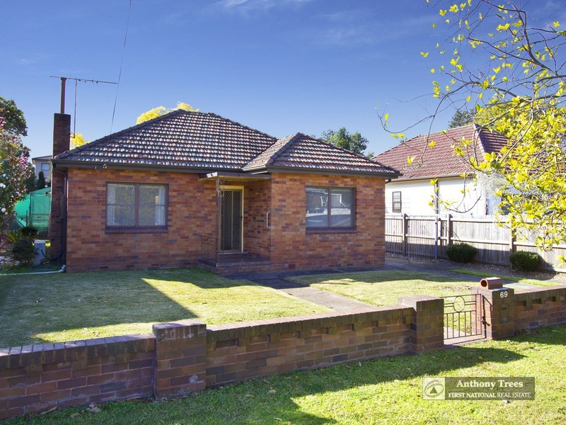 69 Moss St, West Ryde NSW 2114