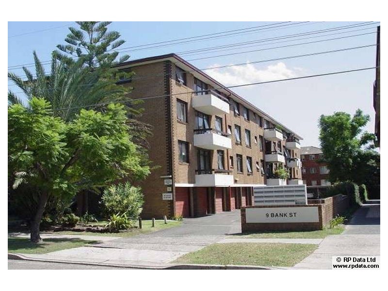 2/9 Bank Street, Meadowbank NSW 2114