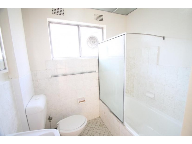 8/16 Meadow Crescent, Meadowbank NSW 2114