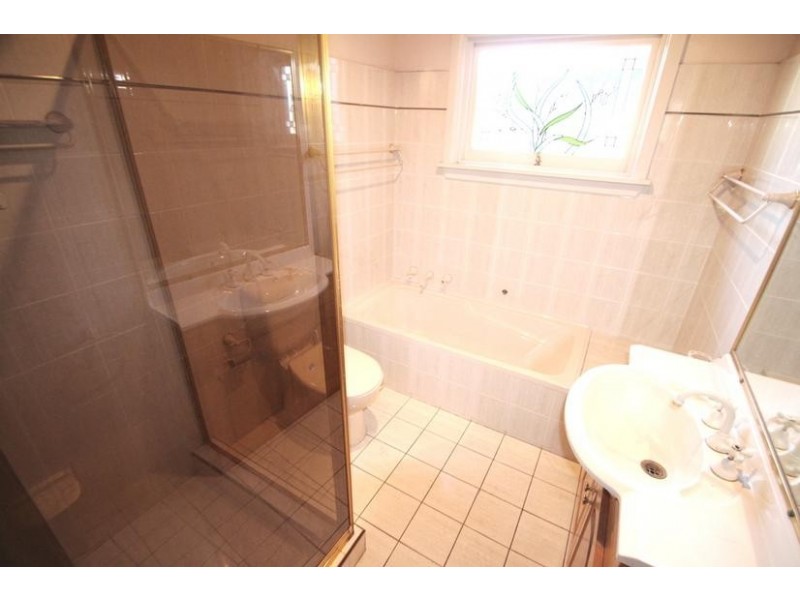 10 Whitling Ave, Castle Hill NSW 2154