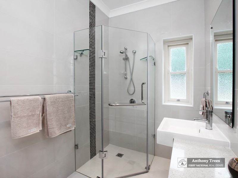 14 Tarrants Ave, Eastwood NSW 2122