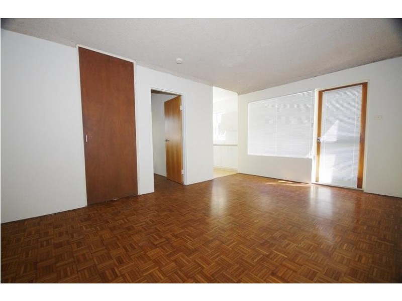 2/16a Meadow Cr, Meadowbank NSW 2114