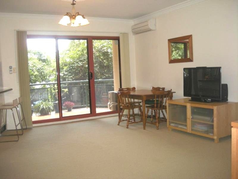 2/15 Park Ave, Westmead NSW 2145