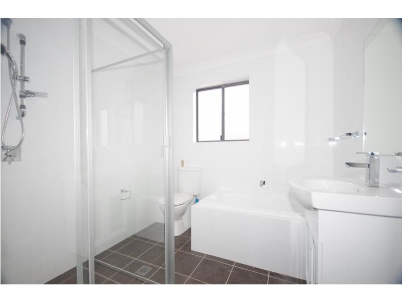 8/1 Anzac Avenue, Denistone NSW 2114