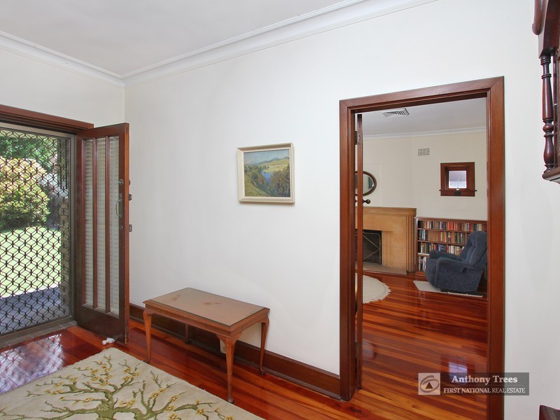 6 Gordon Cr, Denistone NSW 2114