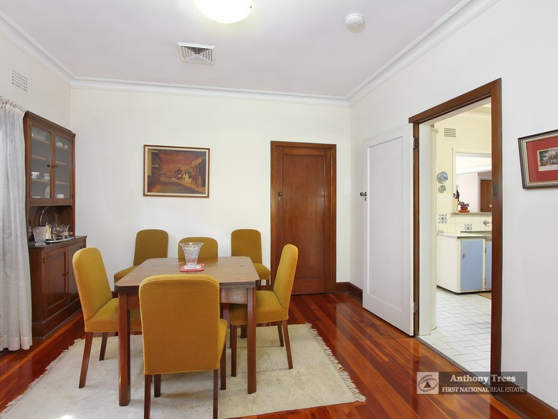 6 Gordon Cr, Denistone NSW 2114