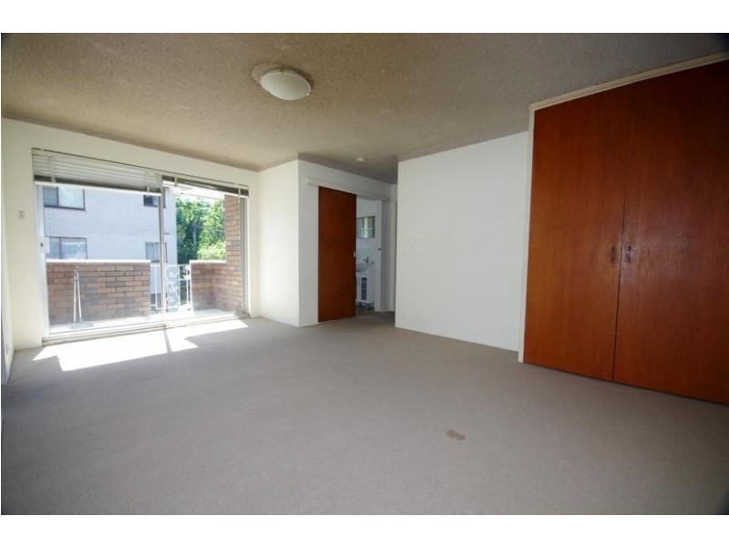 9/16 Meadow Cres, Meadowbank NSW 2114