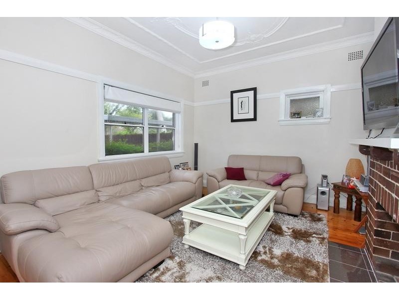 9 Bellevue Avenue, Denistone NSW 2114