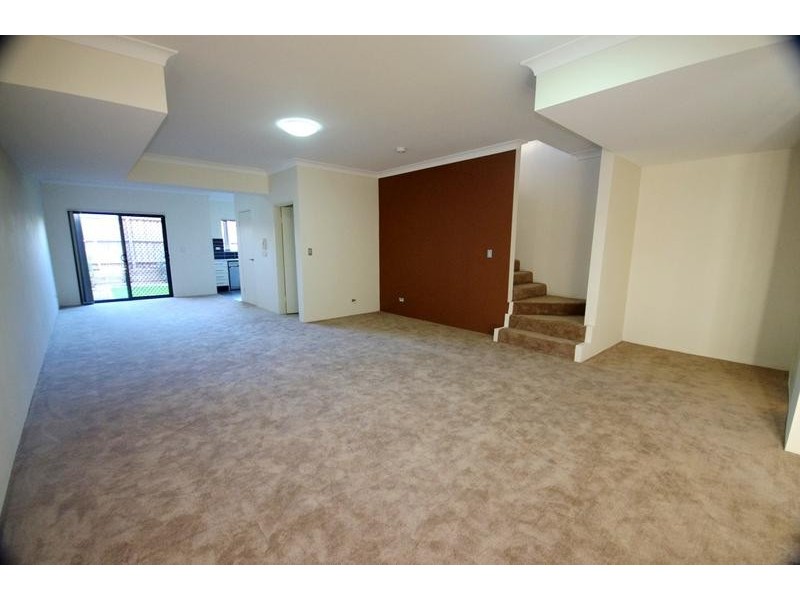 12/1 Anzac Avenue, Denistone NSW 2114