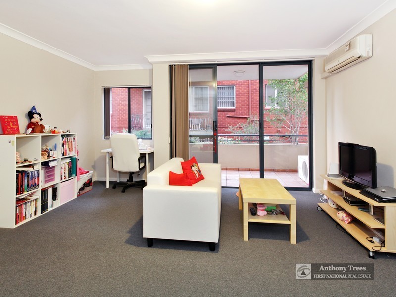 2/590 Blaxland Rd, Eastwood NSW 2122