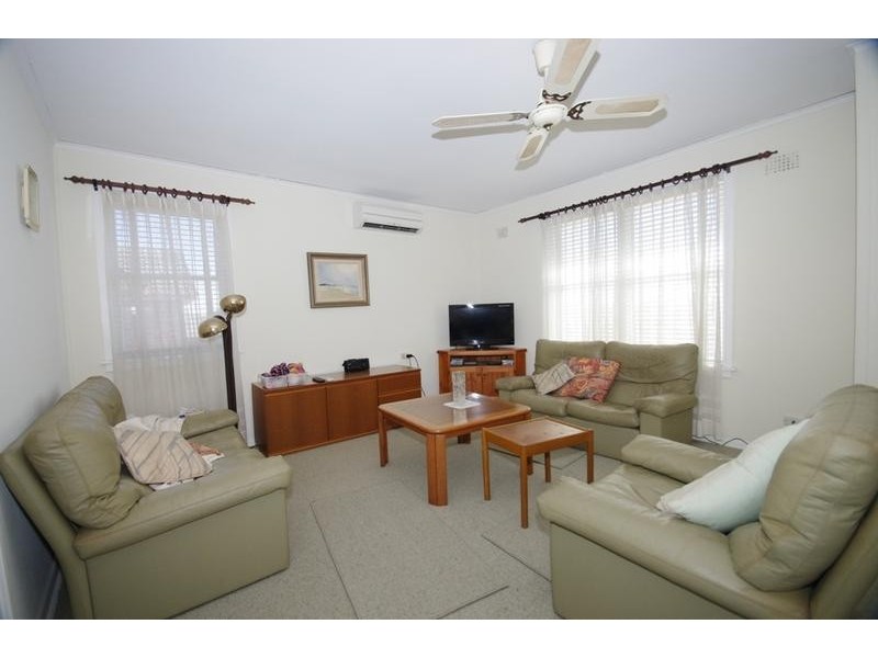 27 Hinkler St, Ermington NSW 2115