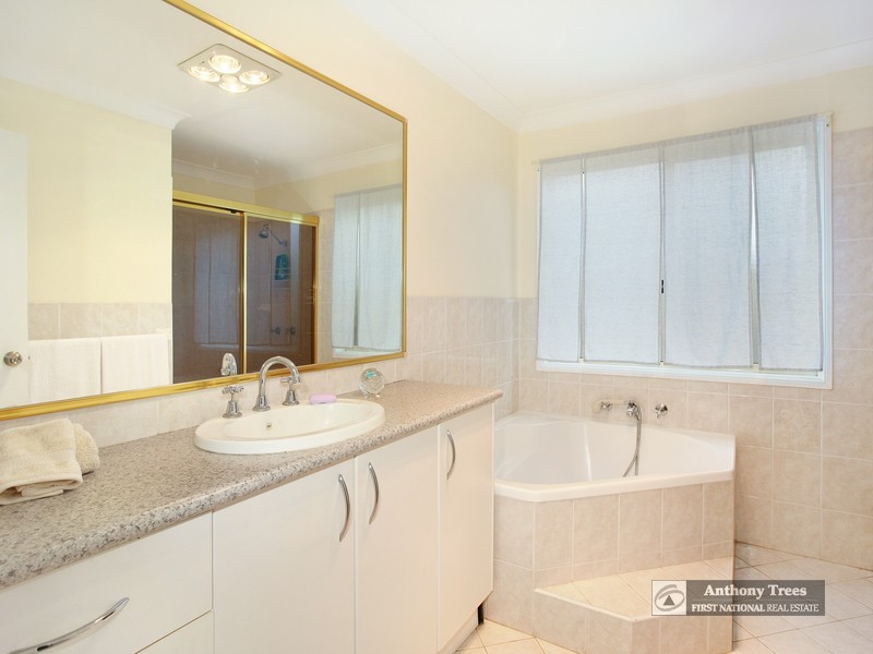 4 Archer Way, West Hoxton NSW 2171