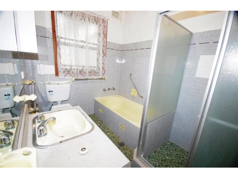 5 Maple Crescent, Ermington NSW 2115