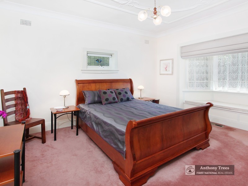 32 Grove St, Eastwood NSW 2122