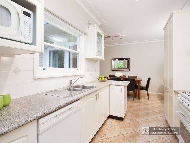 8 Gwendale Cr, Eastwood NSW 2122