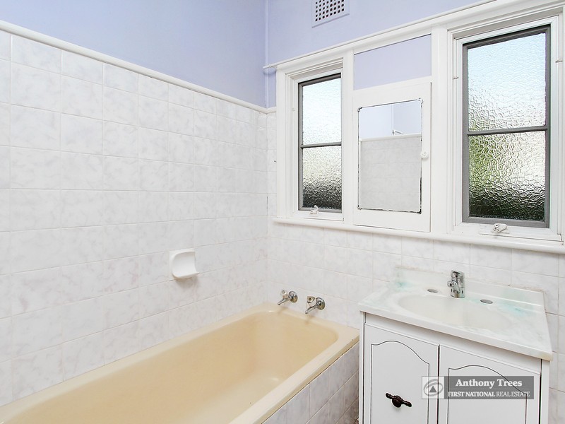 2 Grove St, Eastwood NSW 2122