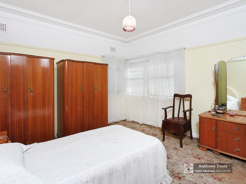 2 Grove St, Eastwood NSW 2122