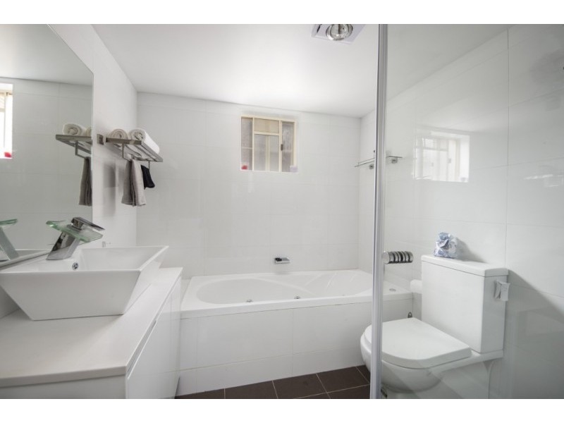 1/1 Carmen Street, Bankstown NSW 2200