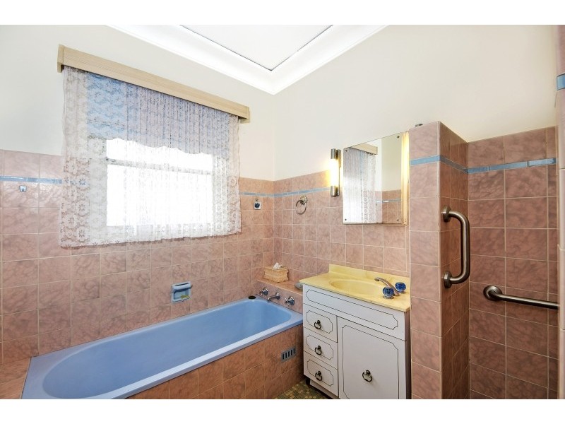 11 Cecil Street, Denistone East NSW 2112