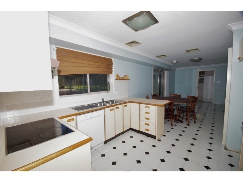 8 Barclay Road, North Rocks NSW 2151