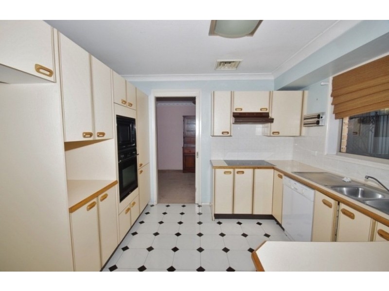 8 Barclay Road, North Rocks NSW 2151