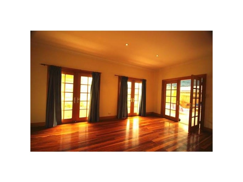 10 Tarrants Avenue, Eastwood NSW 2122