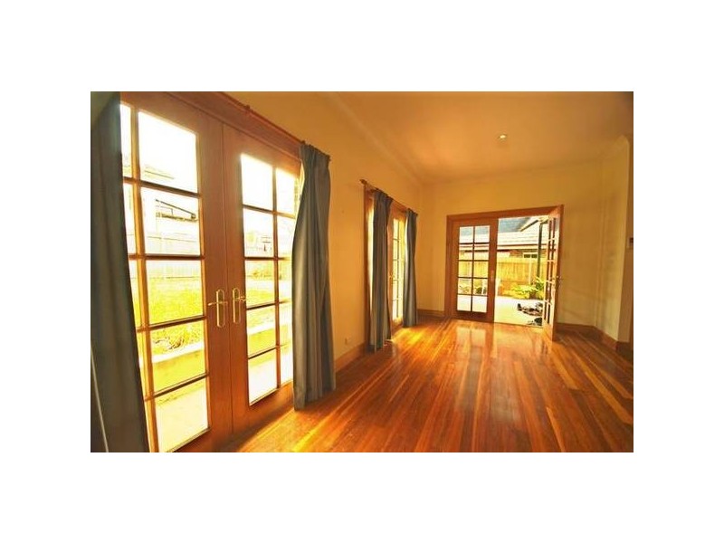 10 Tarrants Avenue, Eastwood NSW 2122