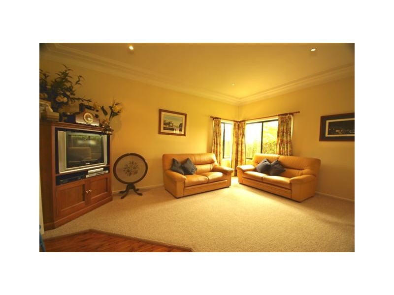 17 Gwendale Crescent, Eastwood NSW 2122