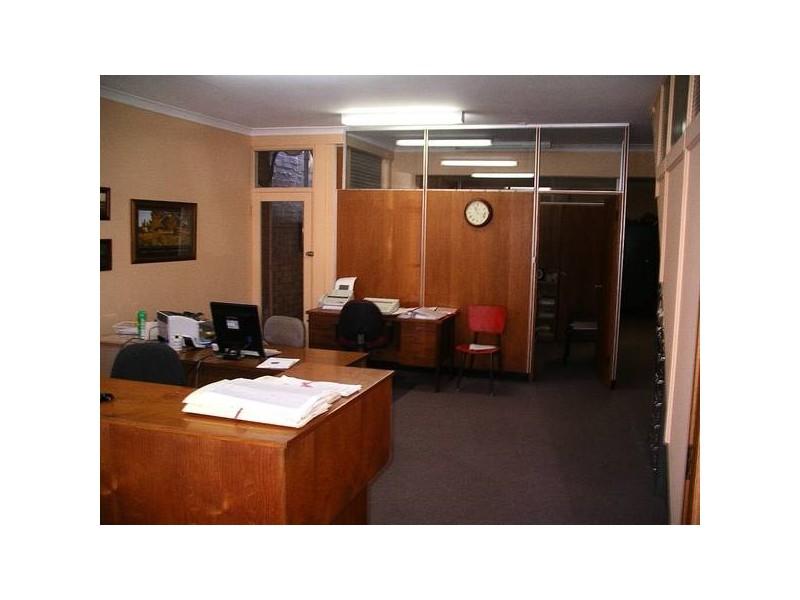 77- Rowe St, Eastwood NSW 2122