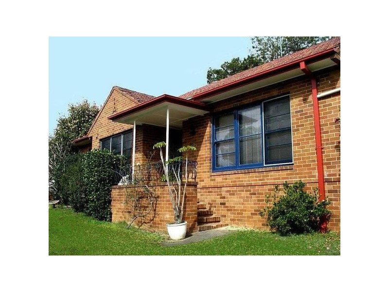 8 Jackson Crescent, Denistone East NSW 2112