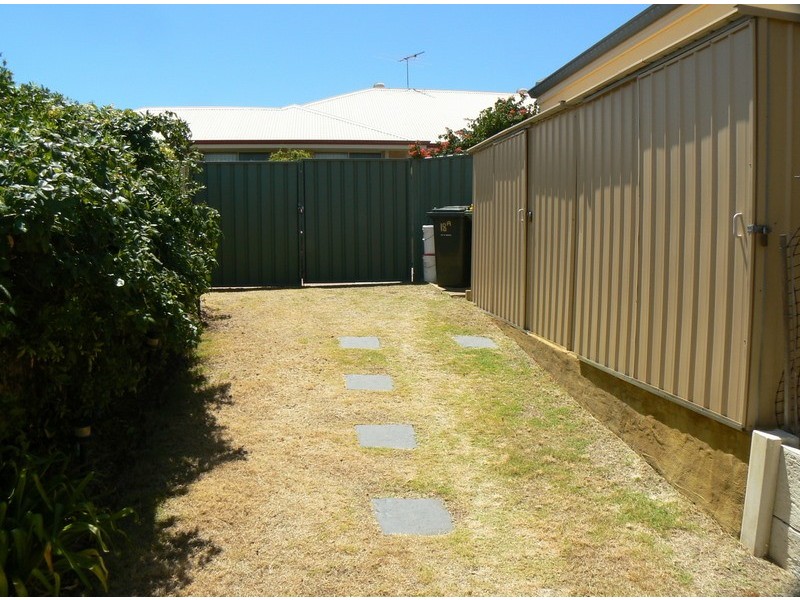 A/18 Milroy Street, Willagee WA 6156