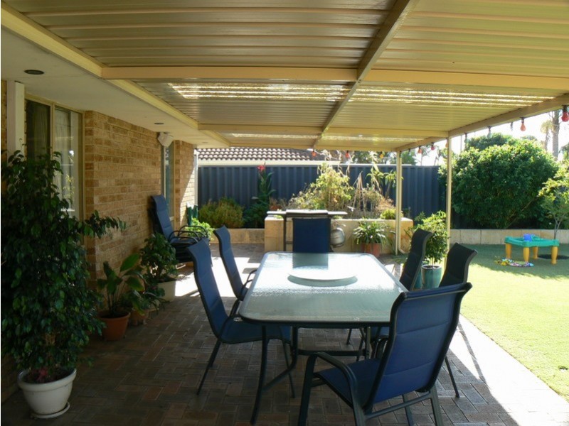 9 Jeavons Place, South Lake WA 6164