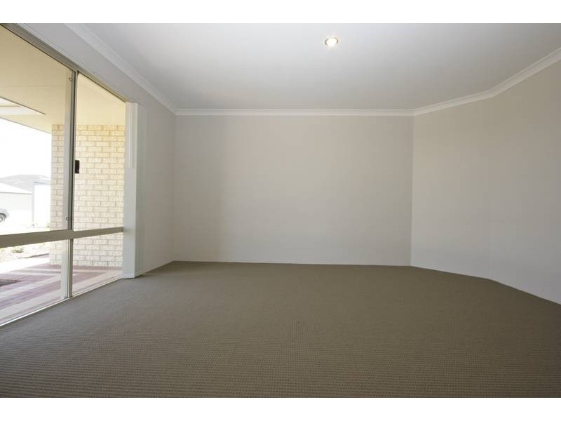 29 St Joseph Fairway, Success WA 6164
