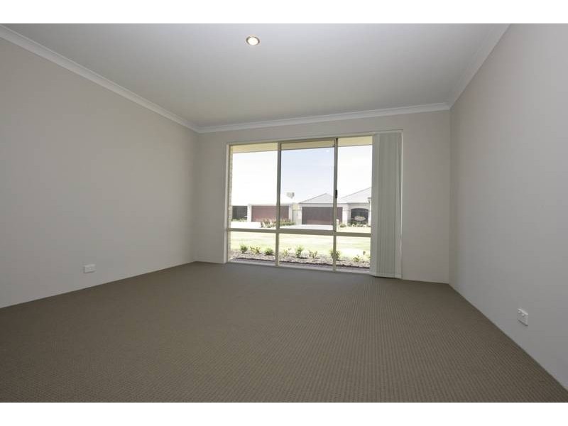 29 St Joseph Fairway, Success WA 6164