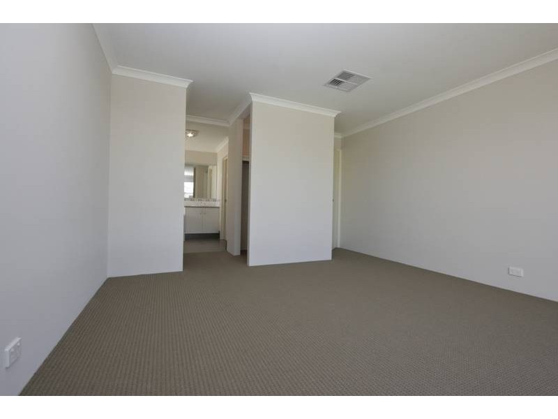 29 St Joseph Fairway, Success WA 6164