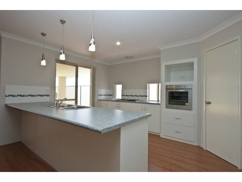 29 St Joseph Fairway, Success WA 6164