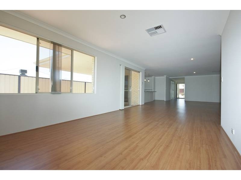 29 St Joseph Fairway, Success WA 6164